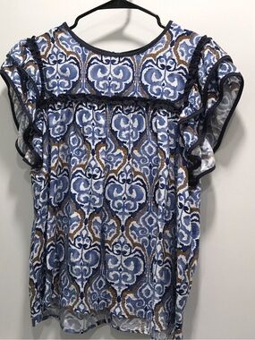 Blue Patterned Flutter-Sleeve Women's Top
